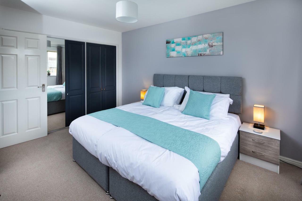 מילטון קינס Modern And Spacious Home From Home 1 Mile From M1 - With Netflix, Prime Video, Ps5, Free Parking, Superfast Wifi, Bbq - Sleeps 11 - By Brightleap Apartments מראה חיצוני תמונה