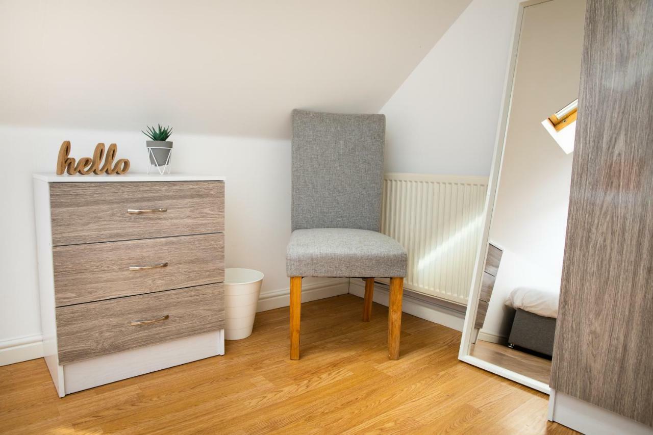 מילטון קינס Modern And Spacious Home From Home 1 Mile From M1 - With Netflix, Prime Video, Ps5, Free Parking, Superfast Wifi, Bbq - Sleeps 11 - By Brightleap Apartments מראה חיצוני תמונה